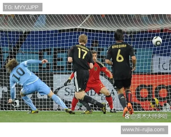 足球明星在绿茵场上的精彩瞬间与场地风貌的完美结合