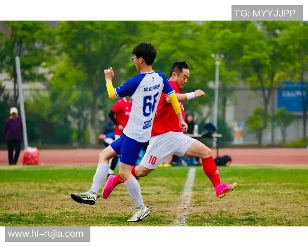 足球明星解说的精彩瞬间与背后故事的深度解析 足球明星解说的精彩瞬间与背后故事的深度解析